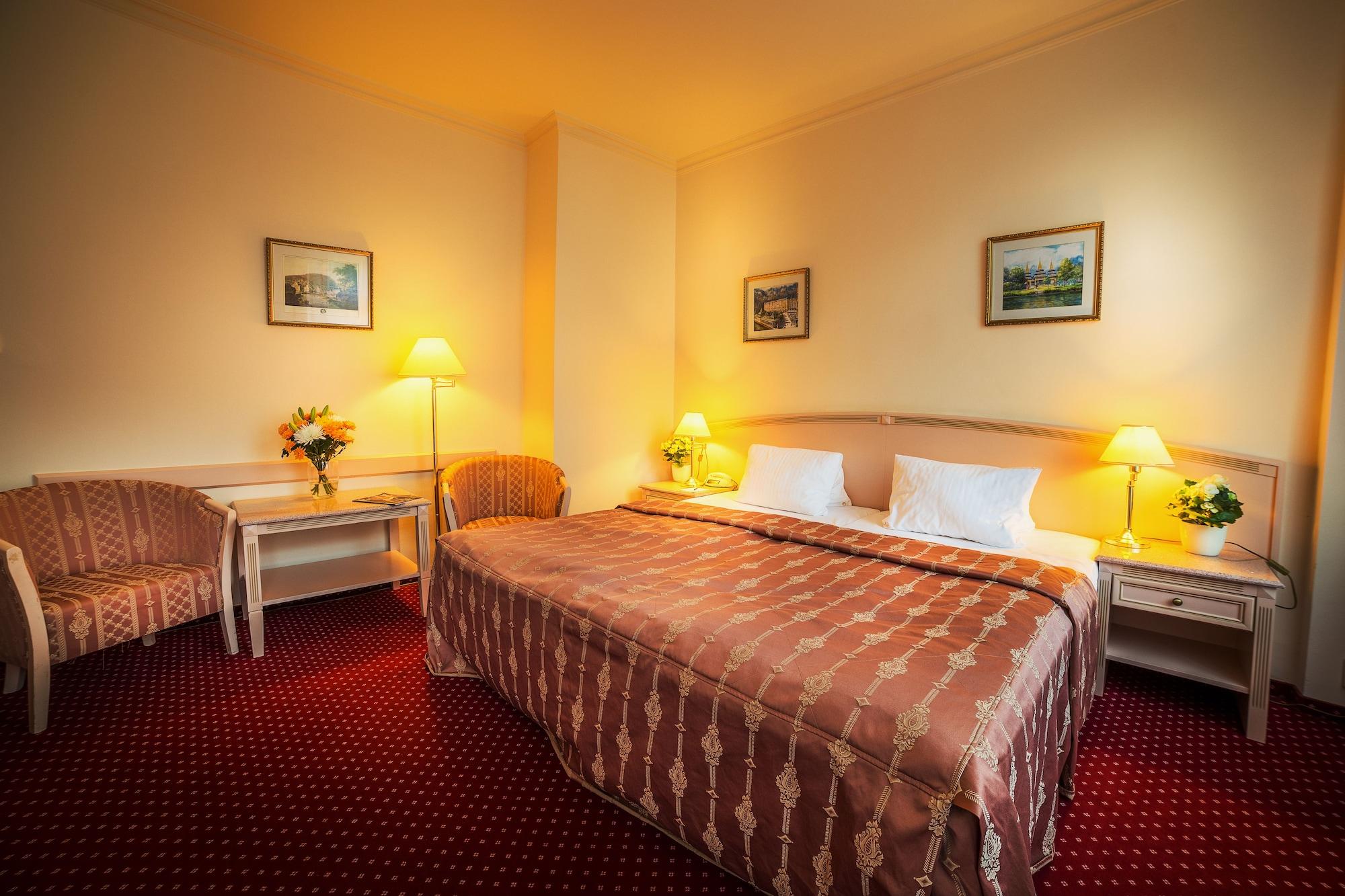 Interhotel Central Karlovy Vary Exterior photo