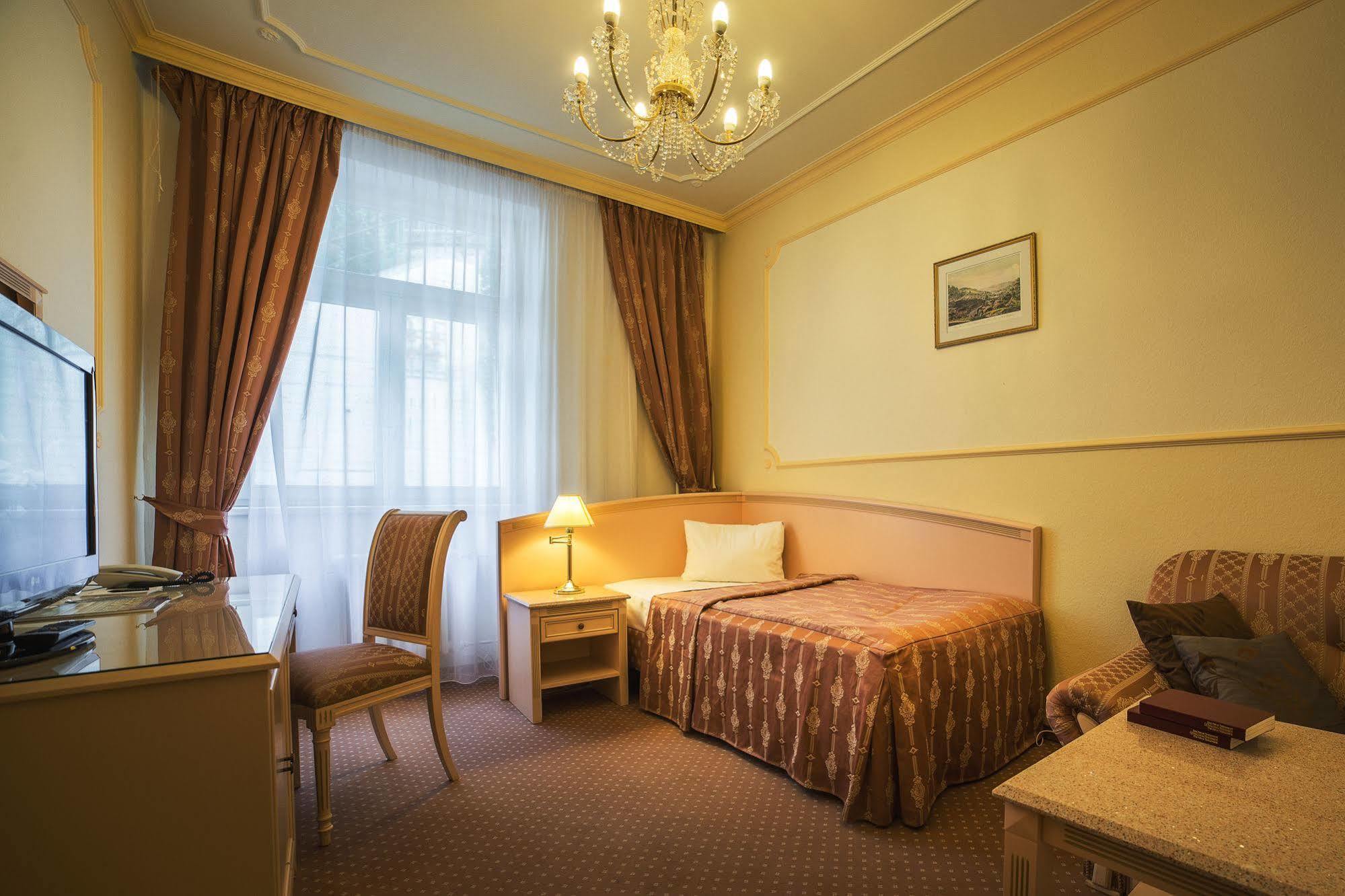 Interhotel Central Karlovy Vary Exterior photo